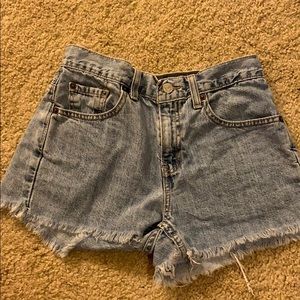 LEVI JEAN SHORTS